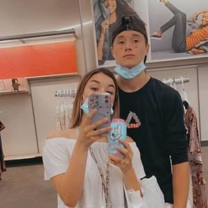 Meet your Posher, Kaleigh